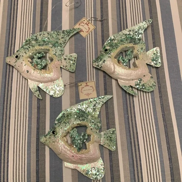 Glitter Fish - Picture 1 of 5